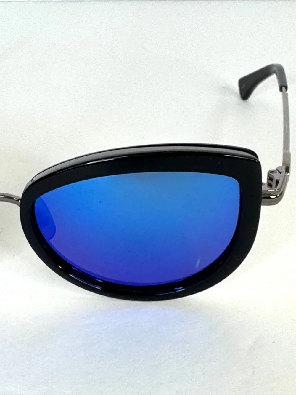 WILDFOX Chaton Mirrored Sunglasses Black Blue